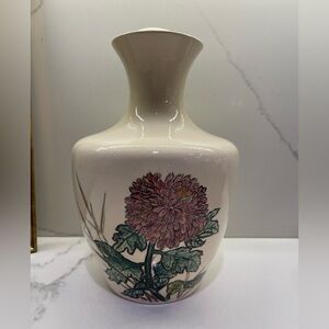 Vintage hand-painted porcelain vase / decanter with a lid